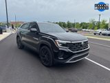 Used 2025 Volkswagen Atlas Cross Sport SE image 2