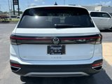 Used 2025 Volkswagen Taos SE image 2