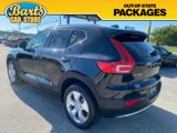 Used 2022 Volvo XC40 T4 Momentum image 4