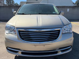 Used 2016 Chrysler Town & Country Touring image 3