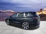 New 2025 Mitsubishi Outlander SE image 3
