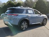 New 2025 Nissan Pathfinder Platinum image 3