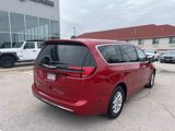 New 2025 Chrysler Pacifica Select image 3