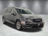 Used 2023 Chrysler Pacifica Limited image 2