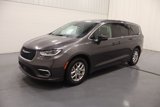 Used 2023 Chrysler Pacifica Touring-L image 4