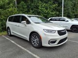 Used 2021 Chrysler Pacifica Pinnacle image 3