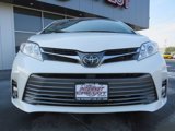 Used 2020 Toyota Sienna XLE image 2