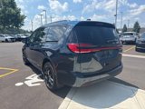 Used 2023 Chrysler Pacifica Limited w/ S Appearance Package image 5