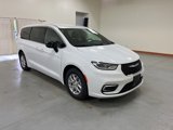 New 2025 Chrysler Pacifica Select image 2