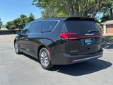 Used 2024 Chrysler Pacifica Limited image 4