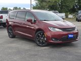 Used 2020 Chrysler Pacifica Touring-L w/ S Appearance Package image 2
