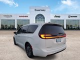 New 2025 Chrysler Pacifica Select image 3
