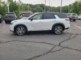 New 2025 Nissan Pathfinder Platinum image 2