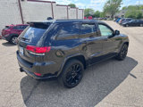 Used 2017 Jeep Grand Cherokee Altitude image 3