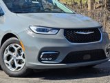 Used 2023 Chrysler Pacifica Limited image 3