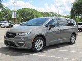 New 2025 Chrysler Pacifica Select image 3