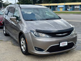 Used 2017 Chrysler Pacifica Touring-L Plus image 2