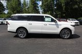 New 2025 Lincoln Navigator L Reserve image 2