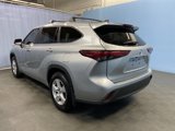 Used 2023 Toyota Highlander AWD image 4