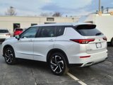 Used 2022 Mitsubishi Outlander SE image 3