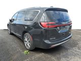 Used 2021 Chrysler Pacifica Limited w/ Uconnect Theater Family Group image 4