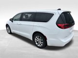 Used 2023 Chrysler Pacifica Touring-L w/ Uconnect Theater Family Group image 3