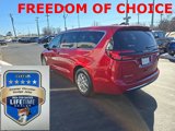 New 2025 Chrysler Pacifica Select image 6