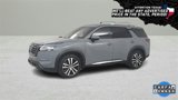 Used 2023 Nissan Pathfinder Platinum image 3