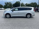 Used 2024 Chrysler Pacifica Touring-L image 6