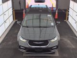 Used 2021 Chrysler Pacifica Touring-L image 3