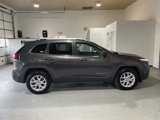 Used 2015 Jeep Cherokee Latitude w/ Comfort/Convenience Group image 2