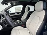 Used 2025 Porsche Cayenne image 5