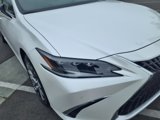New 2025 Lexus ES 300h w/ Luxury Package image 3