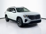 Used 2024 Volkswagen Atlas SE image 3