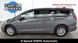 Used 2023 Chrysler Pacifica Touring-L image 4