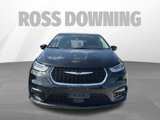 Used 2024 Chrysler Pacifica Touring-L image 2