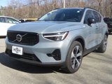 Used 2023 Volvo XC40 B4 Ultimate image 2