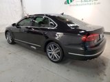 Used 2017 Volkswagen Passat 1.8T R-Line w/ R-Line Lighting Package image 4