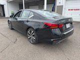 Used 2021 Nissan Altima 2.5 SR w/ SR Premium Package image 3