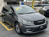 Used 2023 Chrysler Pacifica Touring-L image 6