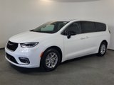 New 2026 Chrysler Pacifica Select image 3