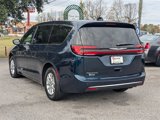 New 2025 Chrysler Pacifica Select image 5