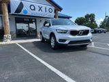 Used 2021 Volvo XC40 T5 Momentum image 3