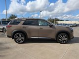 New 2025 Nissan Pathfinder Platinum image 4
