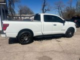 Used 2021 Nissan Titan SV w/ SV Convenience Package image 6