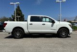 Used 2021 Nissan Titan SV w/ SV Convenience Package image 3