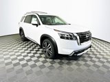 New 2025 Nissan Pathfinder Platinum image 2
