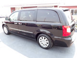 Used 2016 Chrysler Town & Country Touring w/ Driver Convenience Group image 4