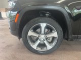 Certified 2023 Jeep Grand Cherokee Limited w/ Trailer Tow Prep Group (B) image 4