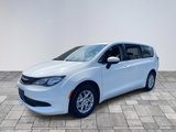 Used 2023 Chrysler Voyager LX image 3